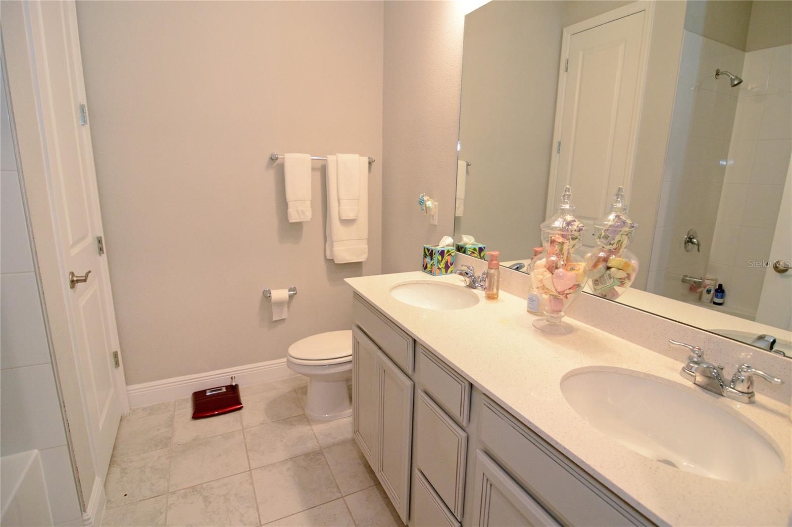 OAKMONT RESERVE - Residential