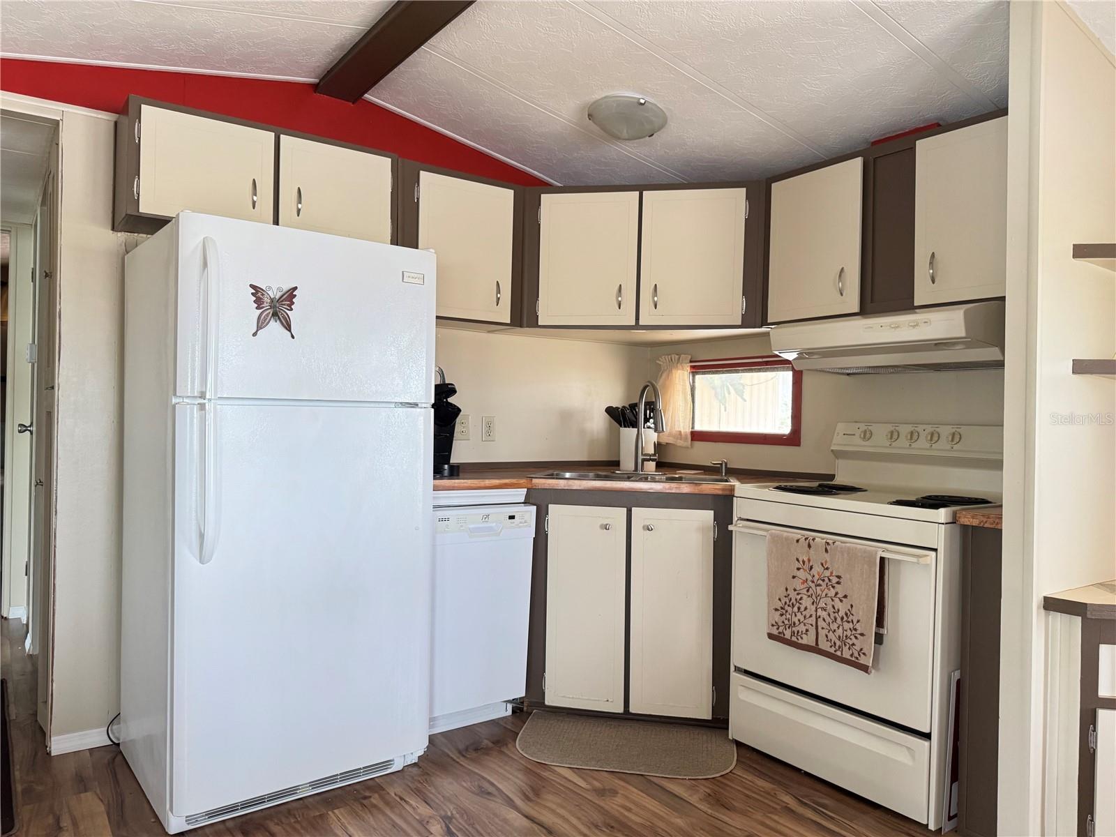 AMERICAN CONDOMINIUM PARKS ZEPHYRHILLS - Residential