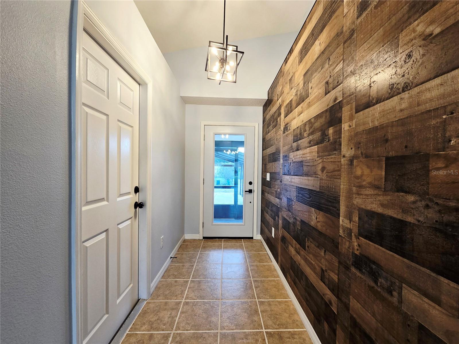 LAVADA COURT - Residential