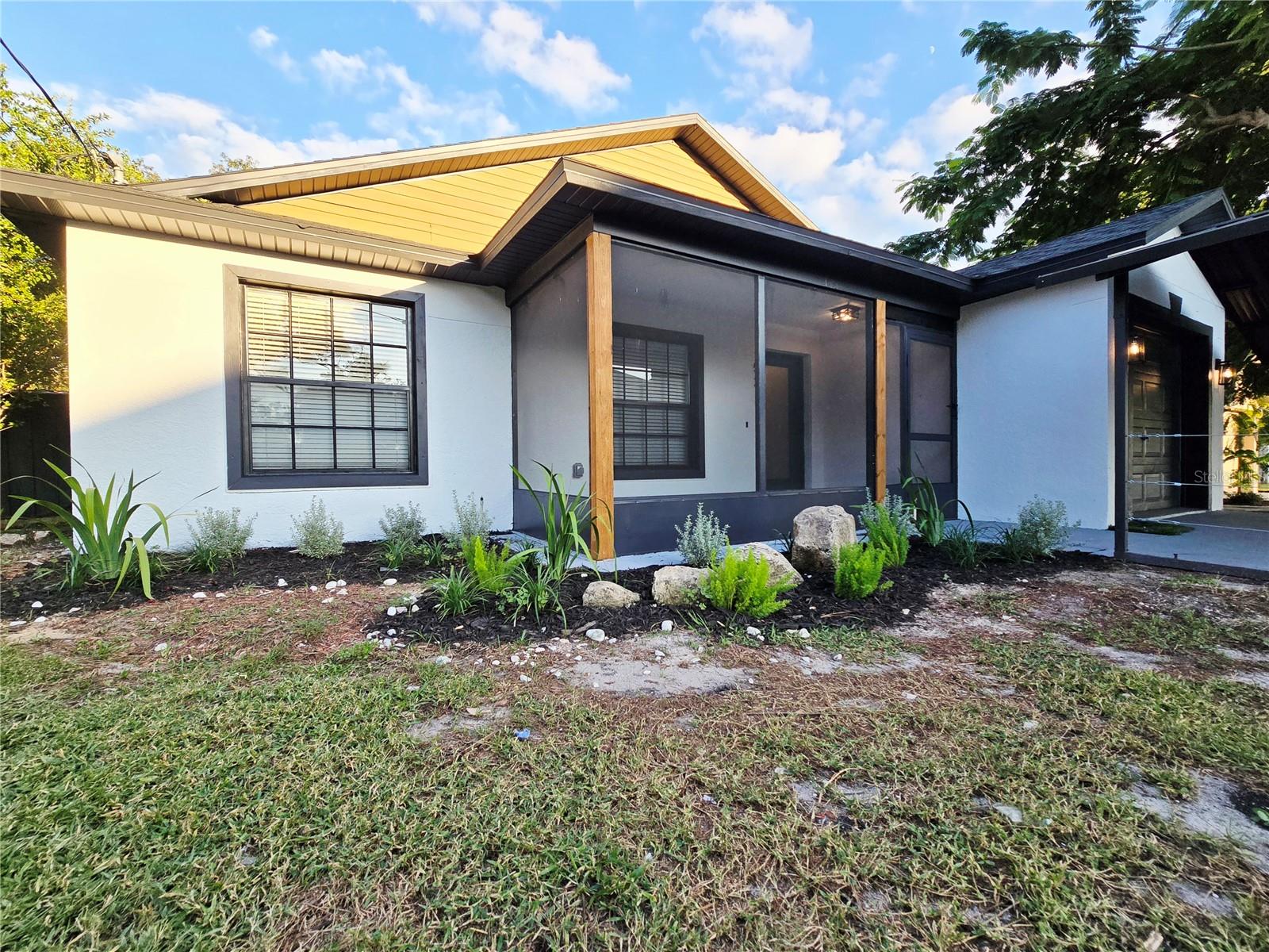 LAVADA COURT - Residential