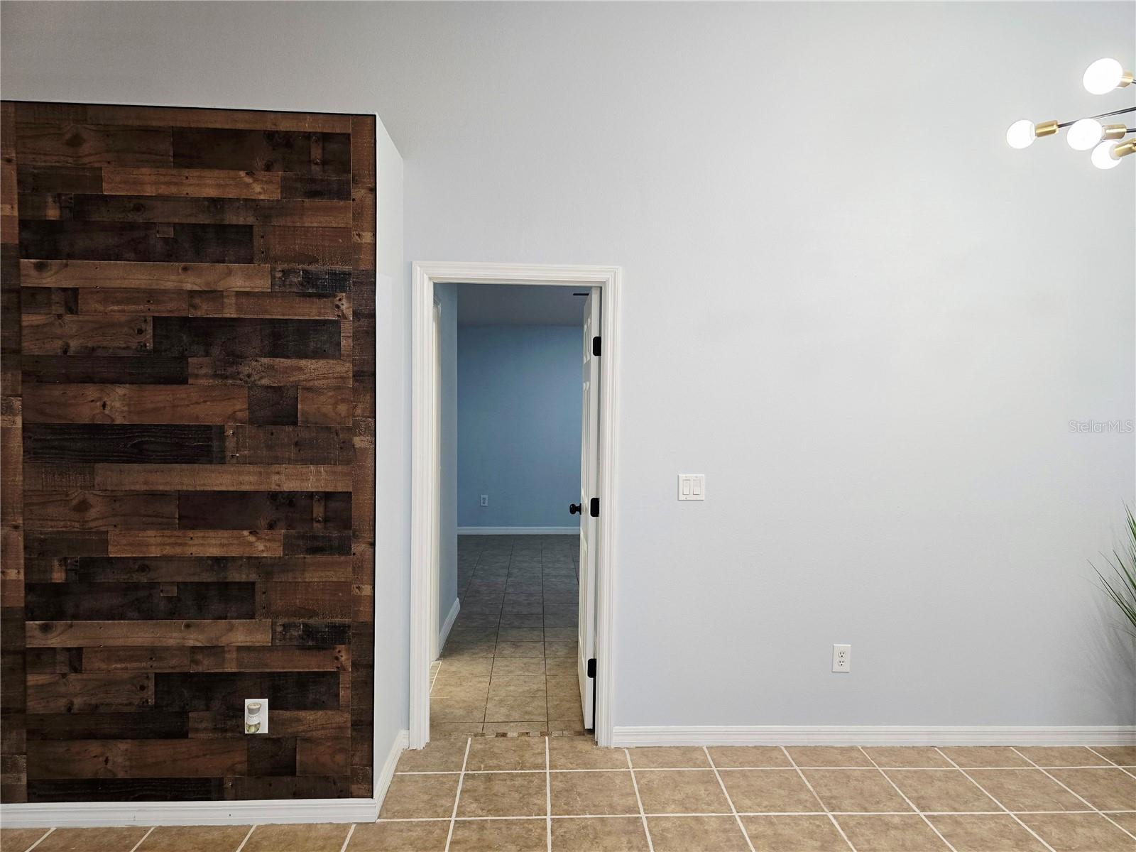 LAVADA COURT - Residential