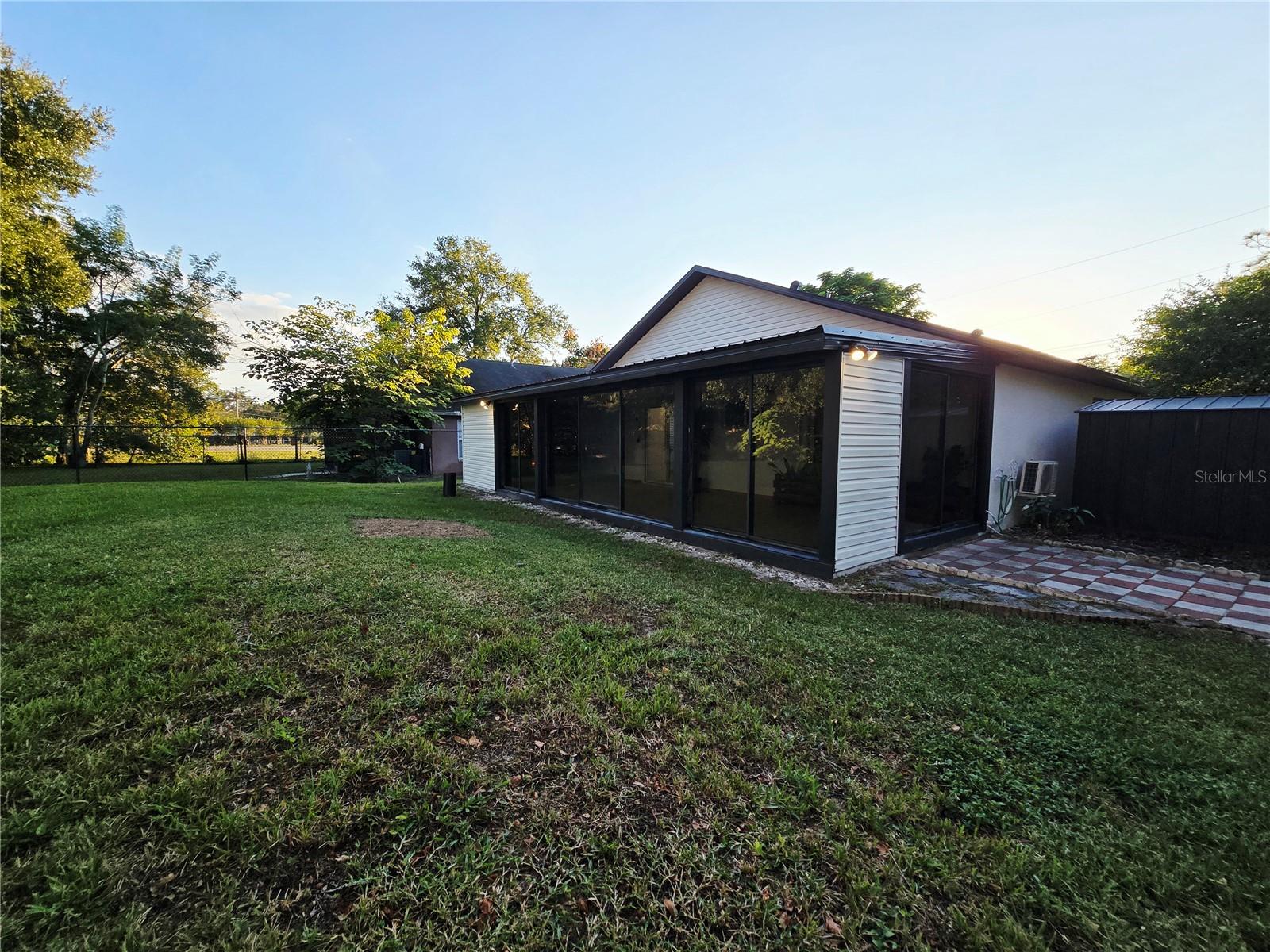 LAVADA COURT - Residential