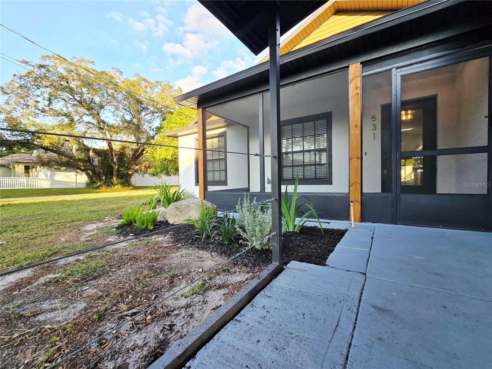 LAVADA COURT - Residential