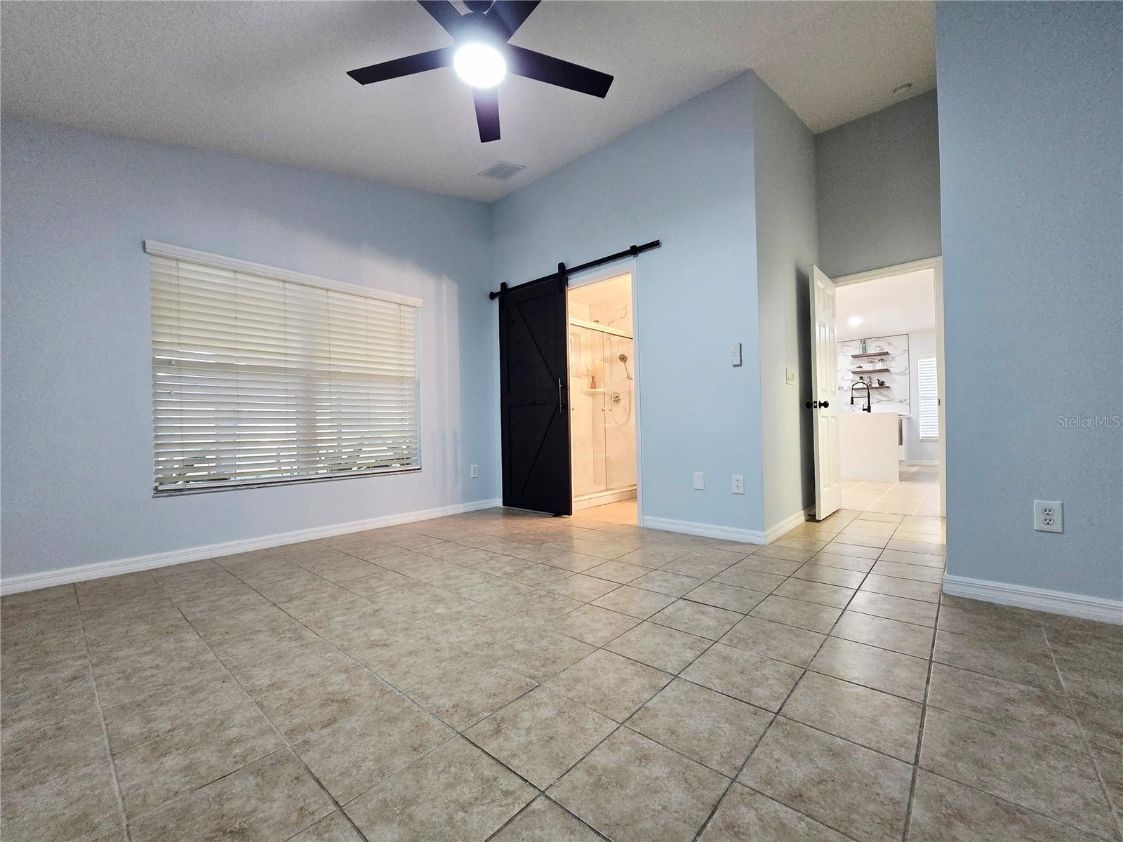 LAVADA COURT - Residential