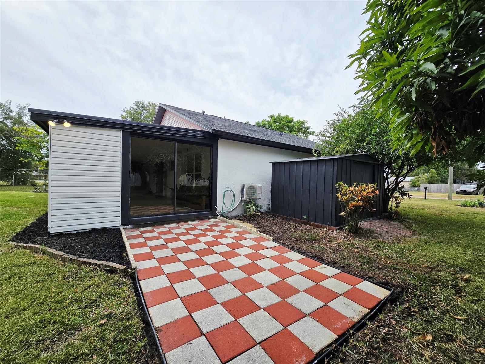 LAVADA COURT - Residential