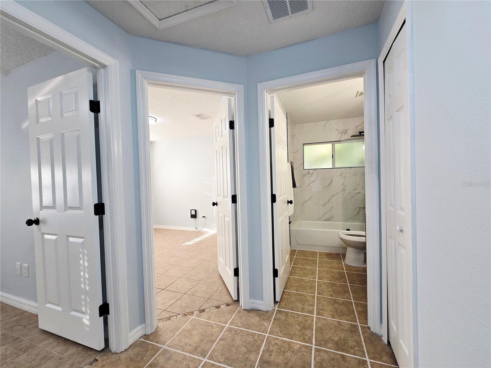 LAVADA COURT - Residential