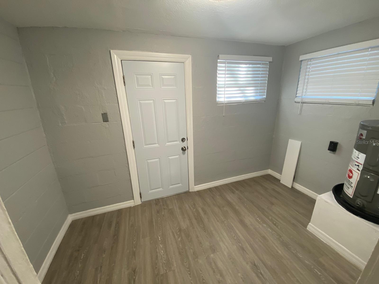 BANZA BANZA - Residential Lease