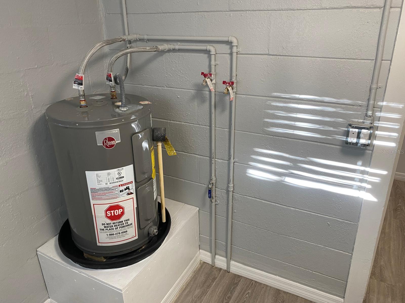 BANZA BANZA - Residential Lease