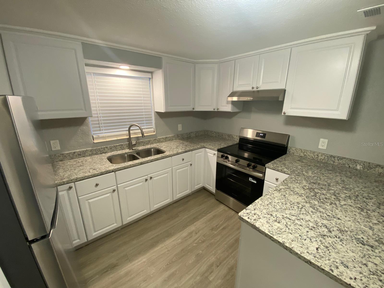 BANZA BANZA - Residential Lease