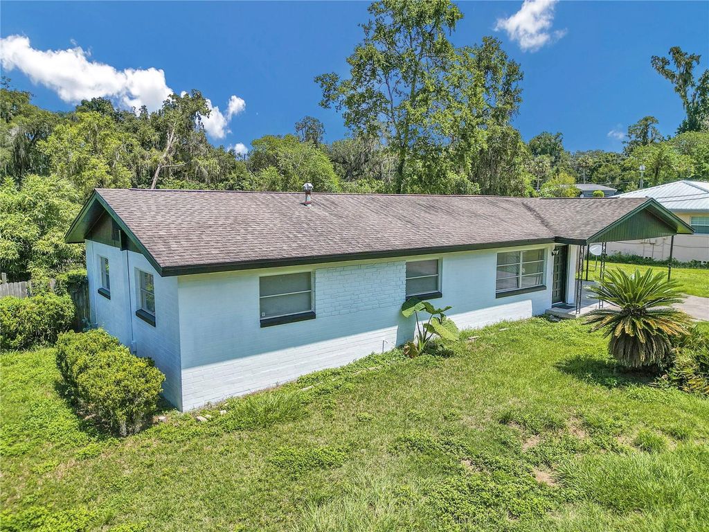 Photo of 1021 SE 27th Street, Ocala, FL 34471 (MLS # OM707758)