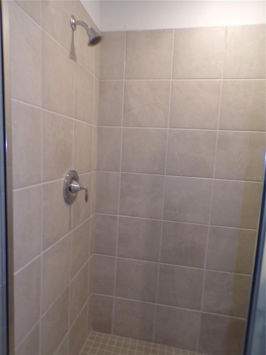 TERRACE VI AT HERITAGE LANDING - Residential Lease