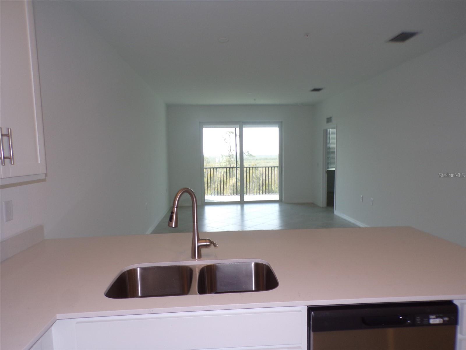 TERRACE VI AT HERITAGE LANDING - Residential Lease