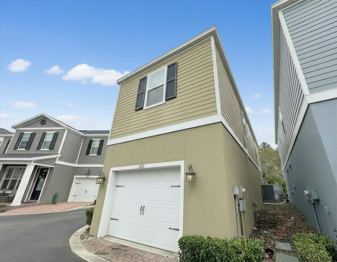 HAYES PARK VILLAGE - Residential Lease