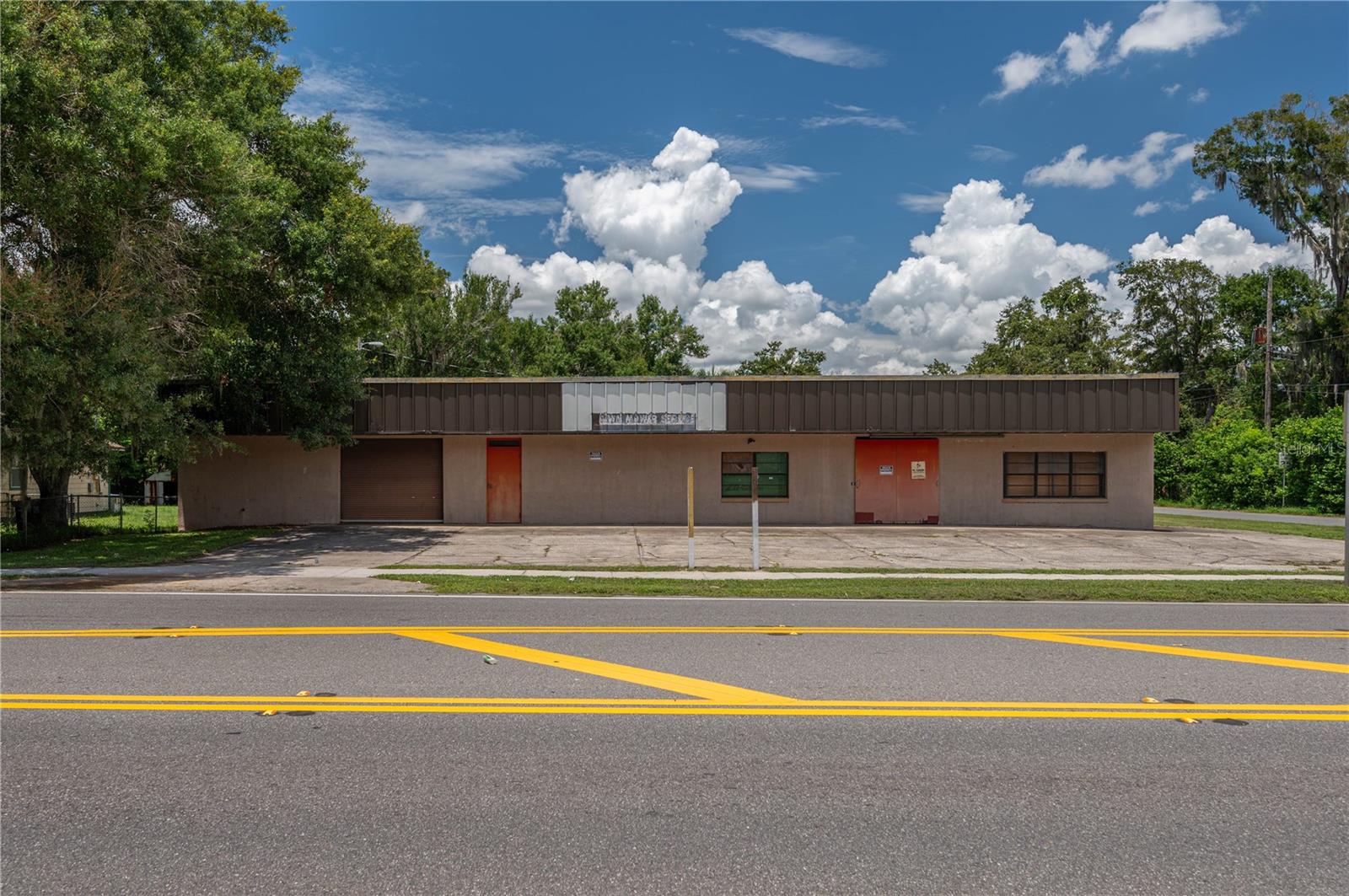 Commercial Opportunity in the heart of Auburndale along the main thoroughfare of Dixie Hwy. Moments from downtown and Berkley Rd/US Hwy 92 Corridor. Property is currently zoned Commercial Retail, previous uses include Retail, Mechanic Shop & Lawn Equipment Repair and Sales. Location also makes for easy access to the Polk Parkway and I-4 Corridor as well.