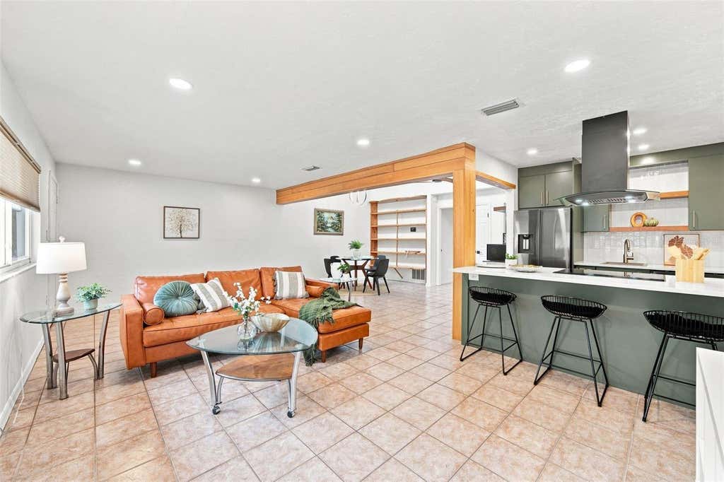 Photo of 747 SE 2nd Place #2, Gainesville, FL 32601 (MLS # GC542582)