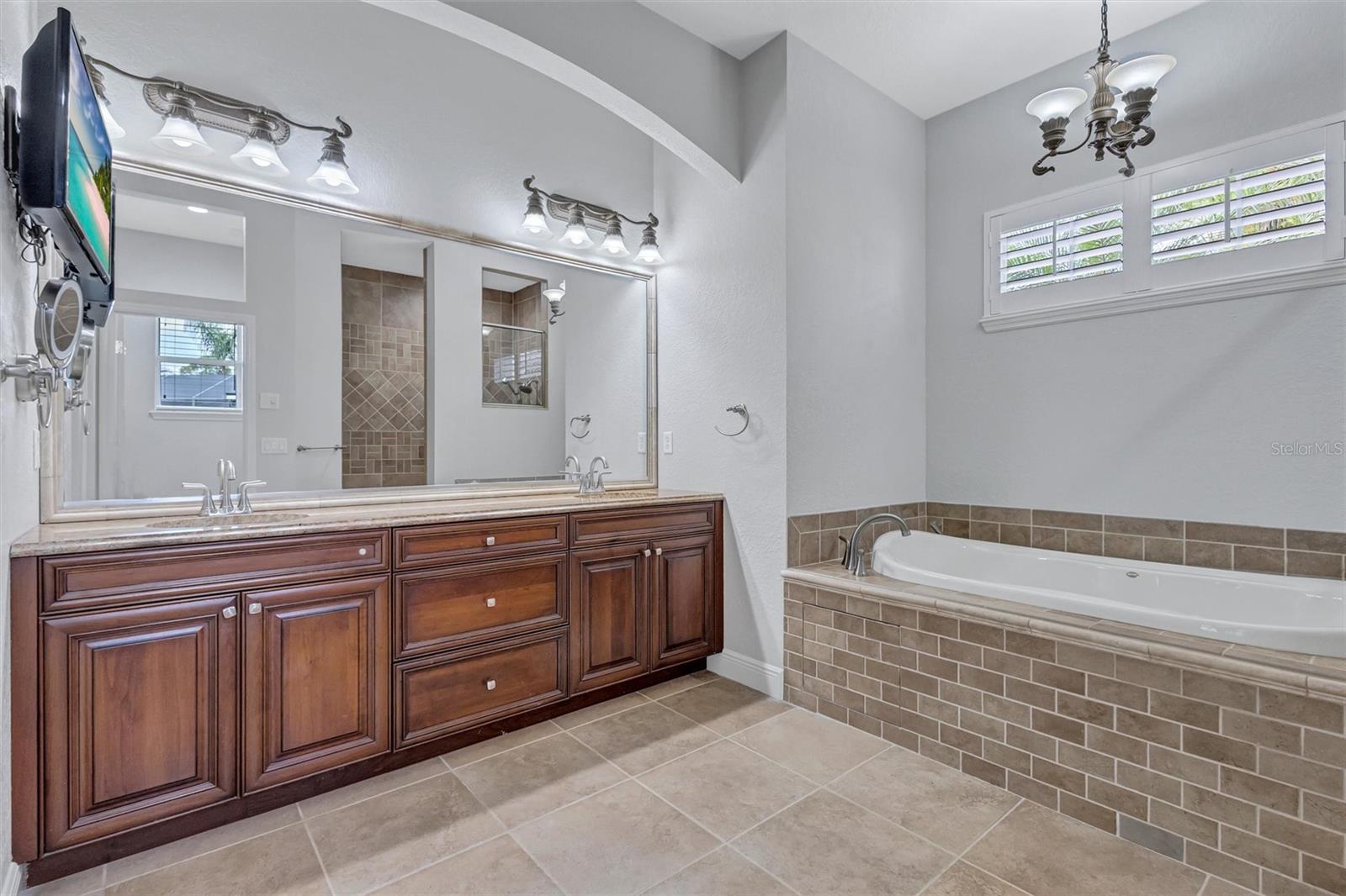 MILL CREEK - Residential
