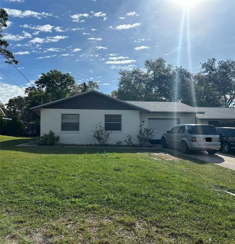 A home in DELAND