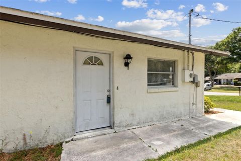 A home in DELAND