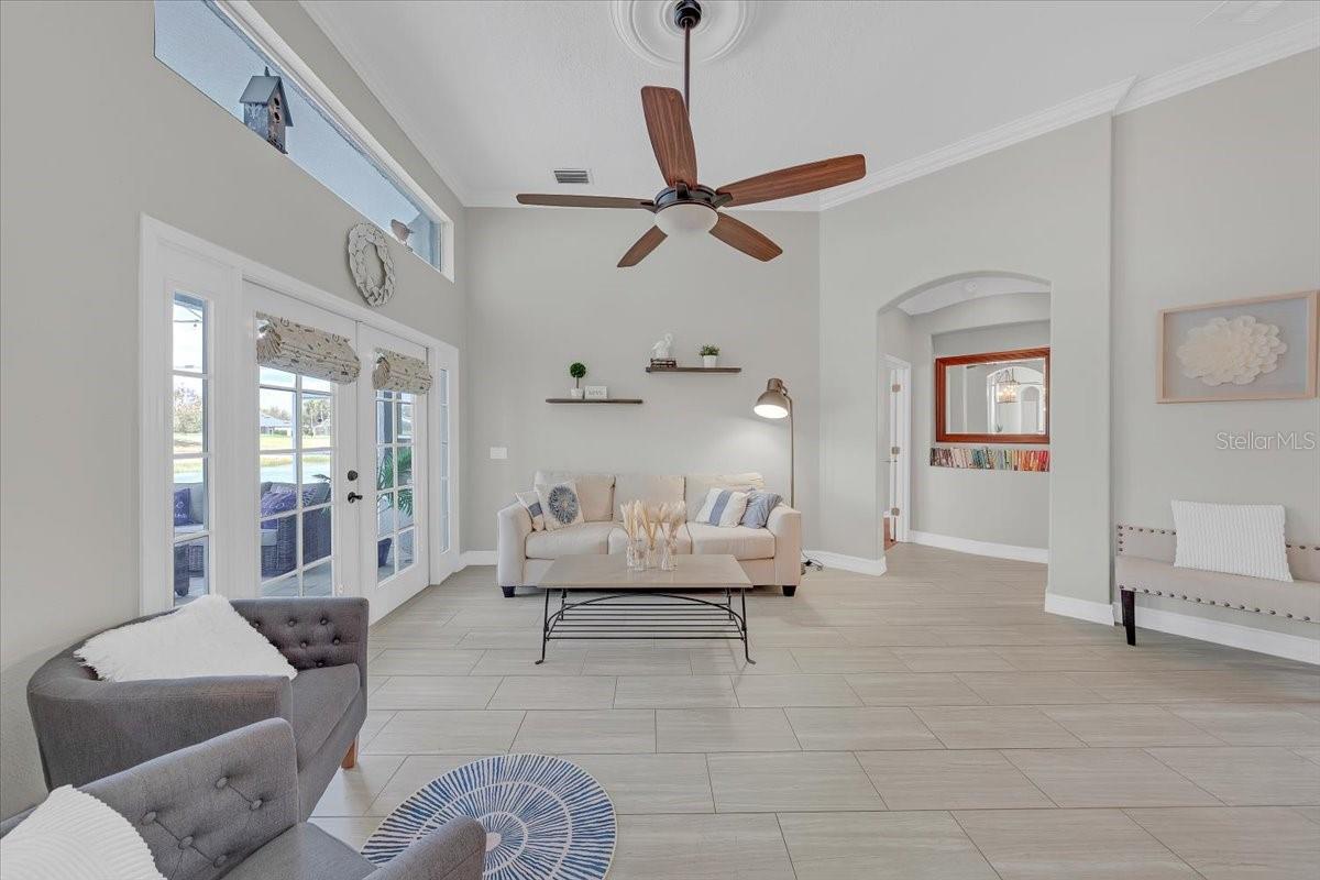 RIVER HILLS COUNTRY CLUB - Residential