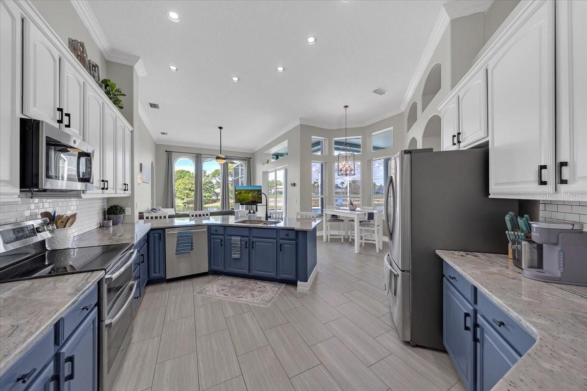 RIVER HILLS COUNTRY CLUB - Residential