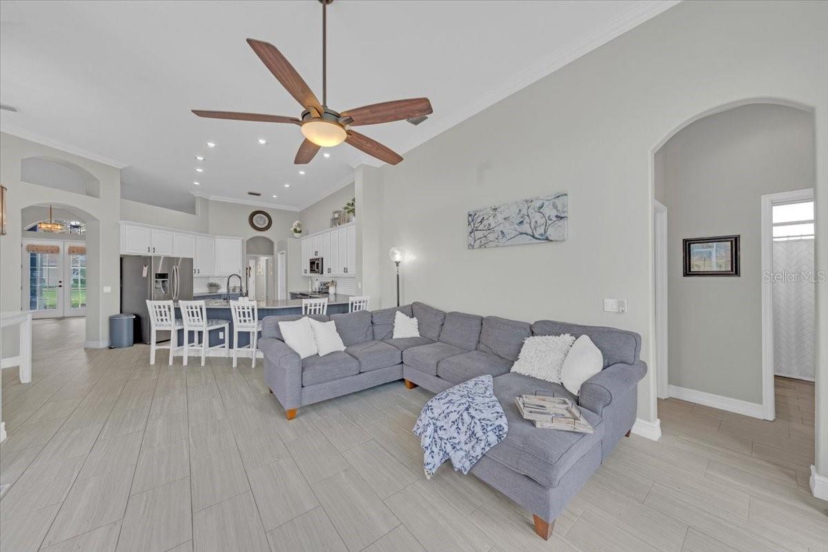 RIVER HILLS COUNTRY CLUB - Residential