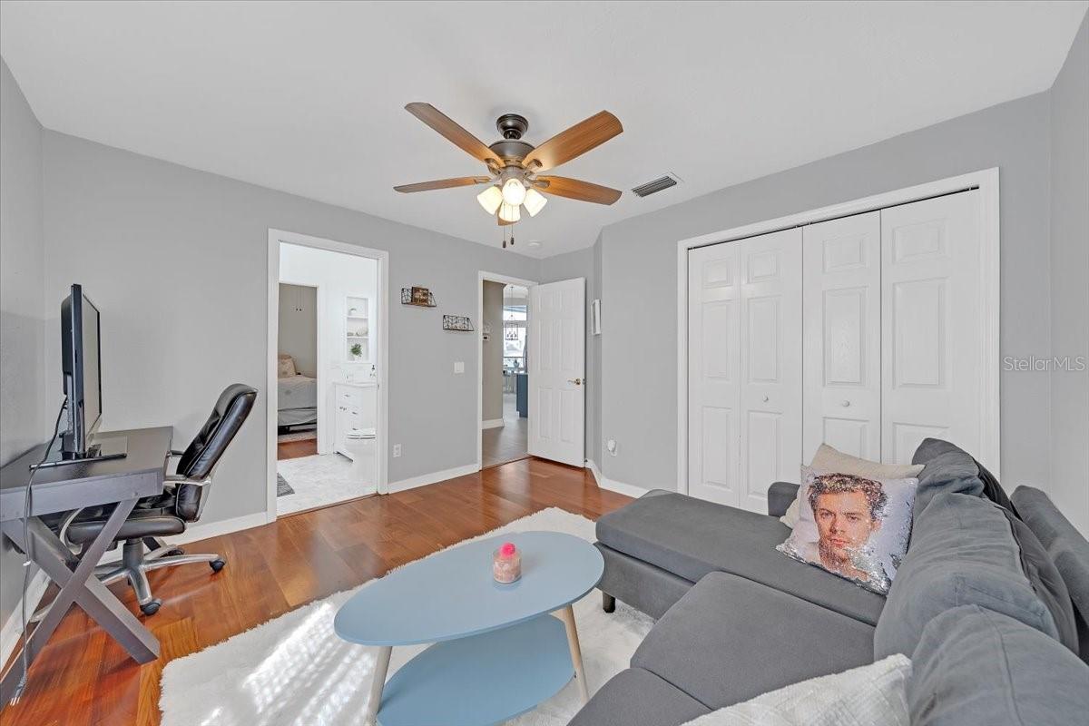 RIVER HILLS COUNTRY CLUB - Residential