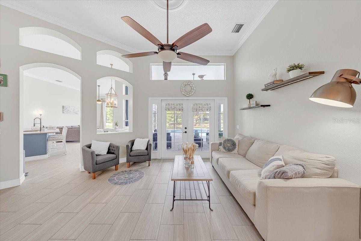 RIVER HILLS COUNTRY CLUB - Residential