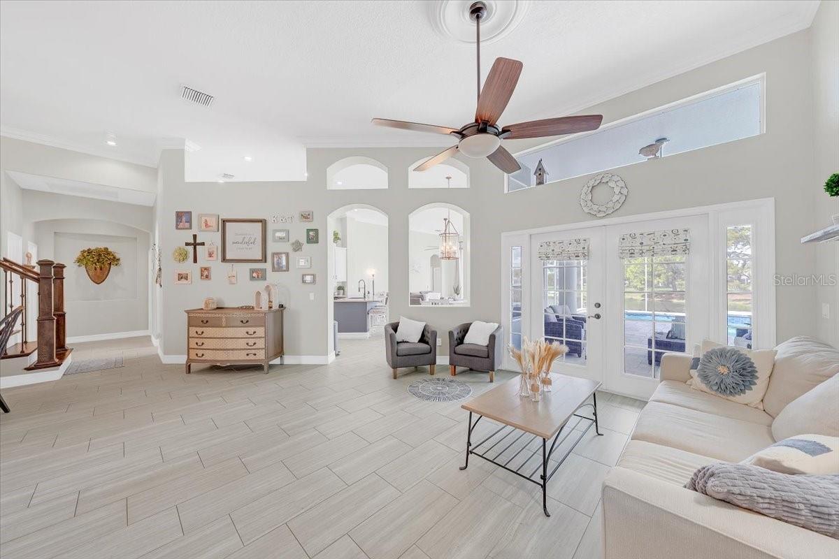 RIVER HILLS COUNTRY CLUB - Residential