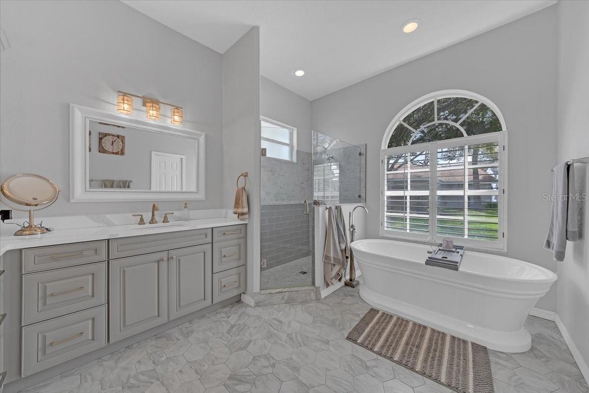 RIVER HILLS COUNTRY CLUB - Residential