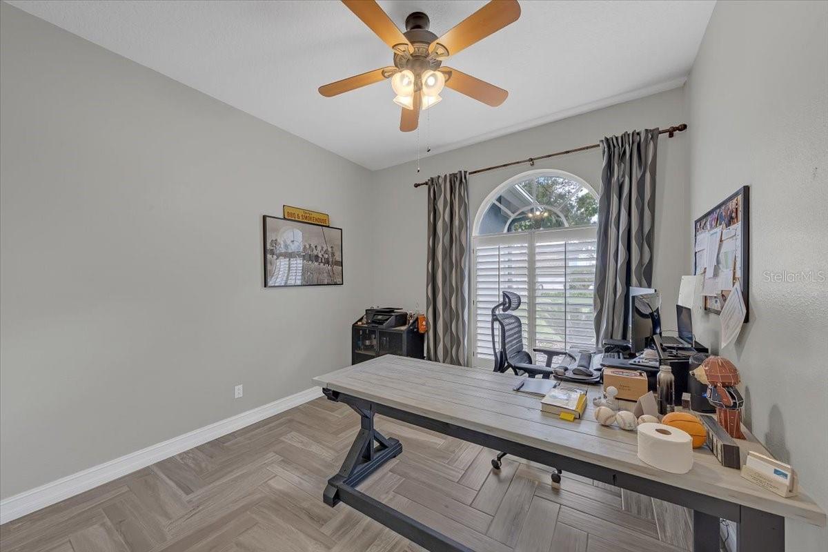 RIVER HILLS COUNTRY CLUB - Residential