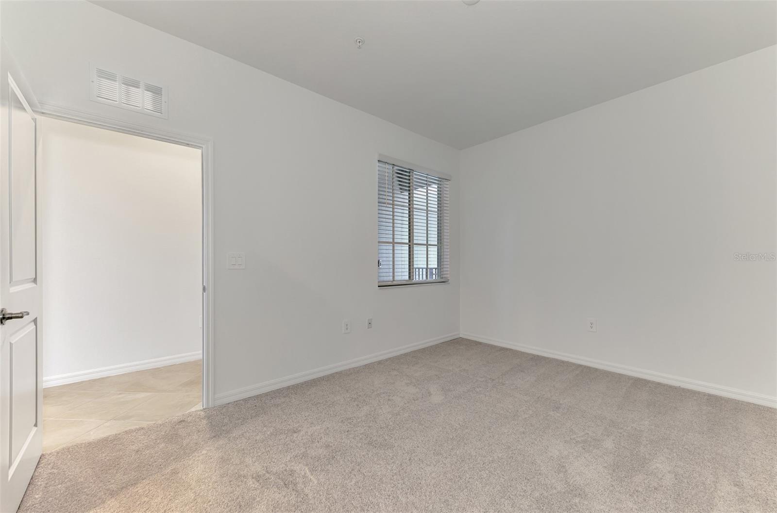 8797 - TERRACE III AT WELLEN PARK - Residential Lease