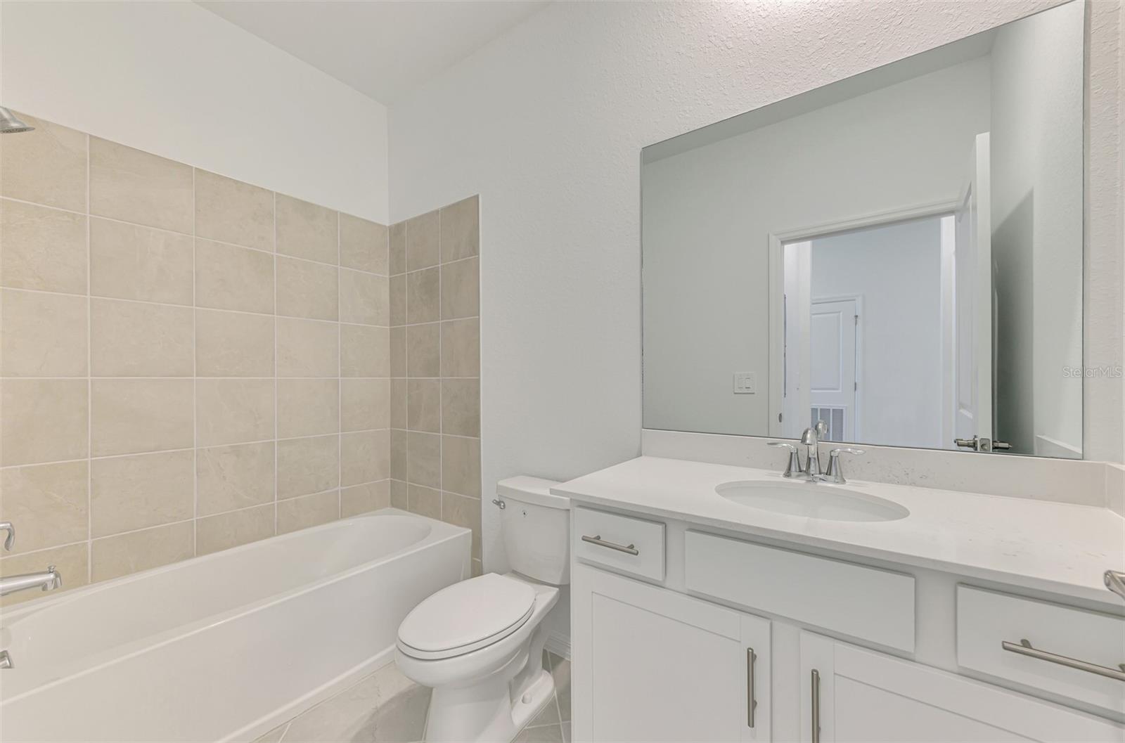 8797 - TERRACE III AT WELLEN PARK - Residential Lease