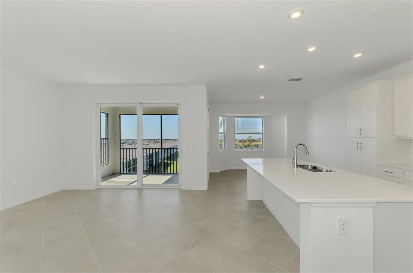 8797 - TERRACE III AT WELLEN PARK - Residential Lease