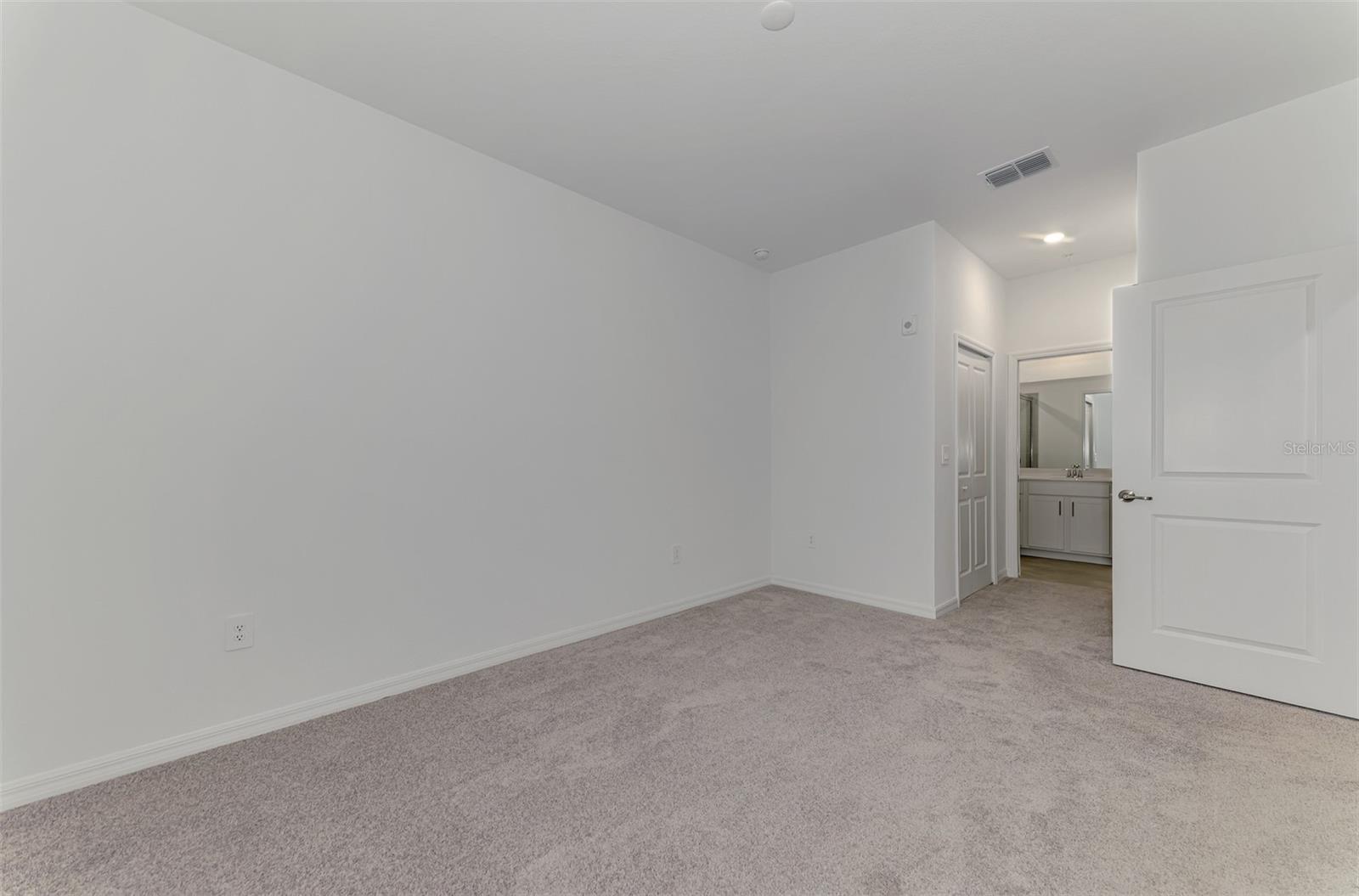 8797 - TERRACE III AT WELLEN PARK - Residential Lease