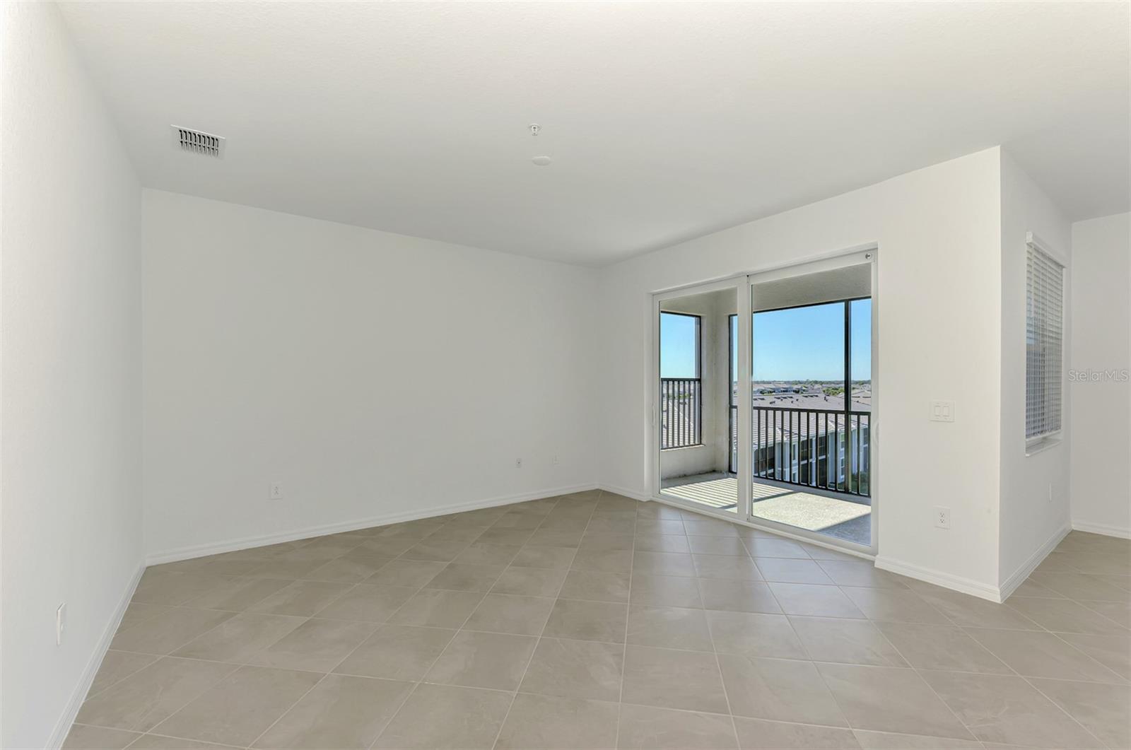 8797 - TERRACE III AT WELLEN PARK - Residential Lease