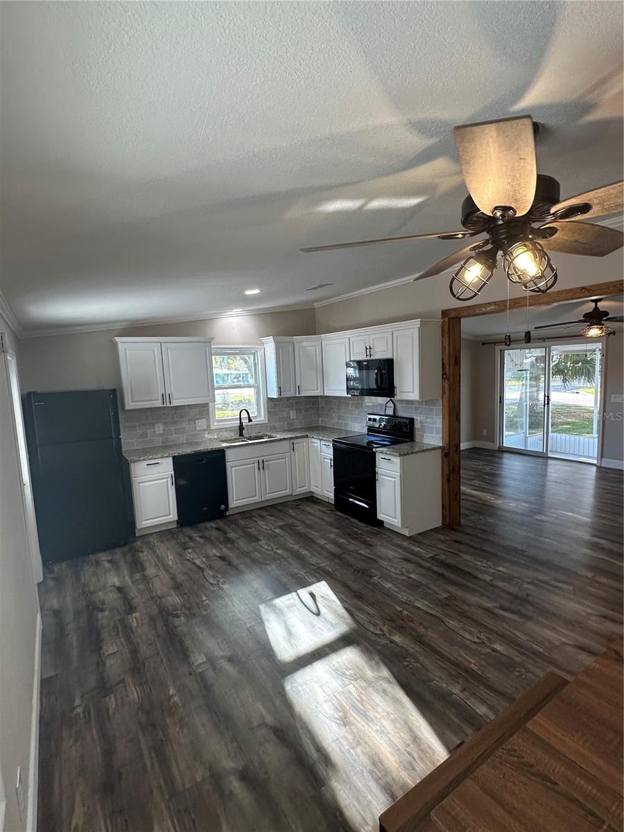 LADY LAKE ORANGE BLOSSOM GARDENS UNIT 11 - Residential