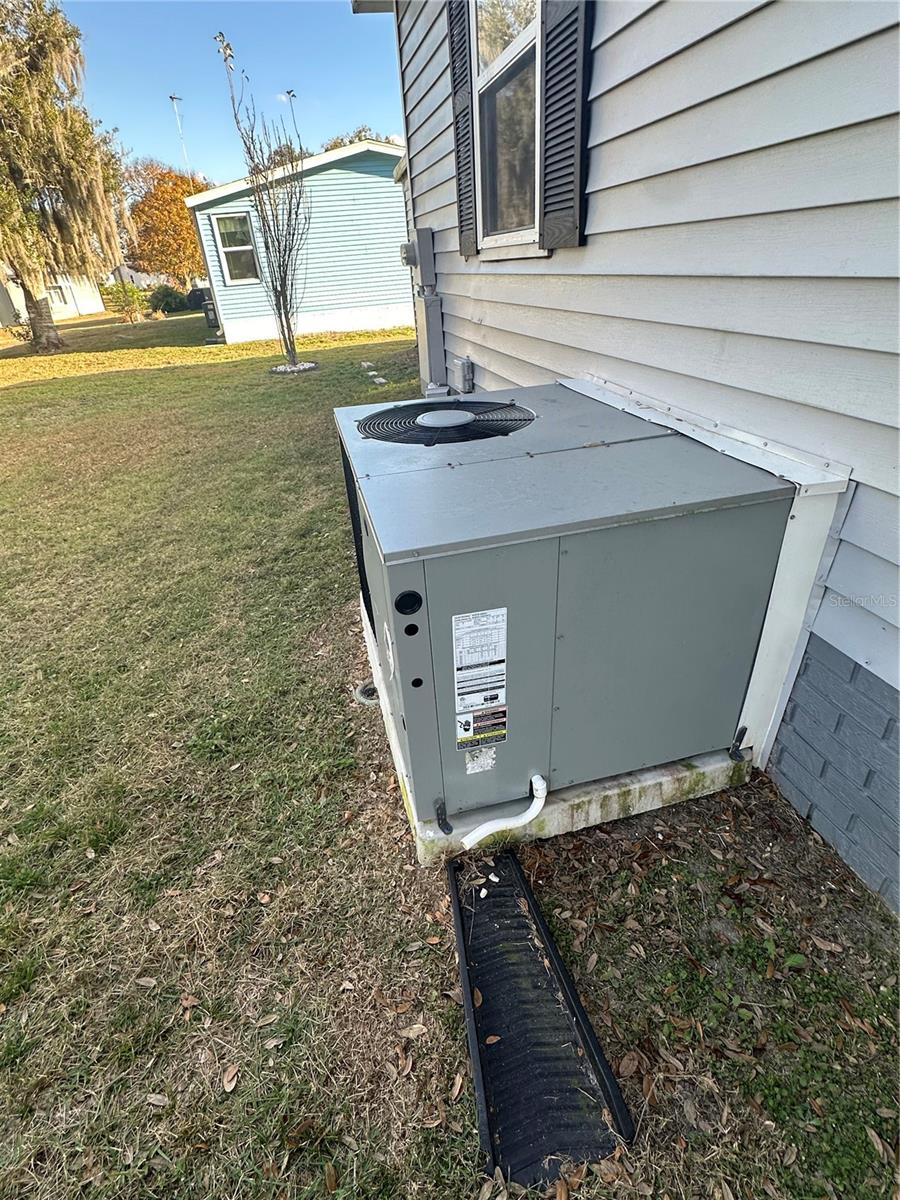 LADY LAKE ORANGE BLOSSOM GARDENS UNIT 11 - Residential