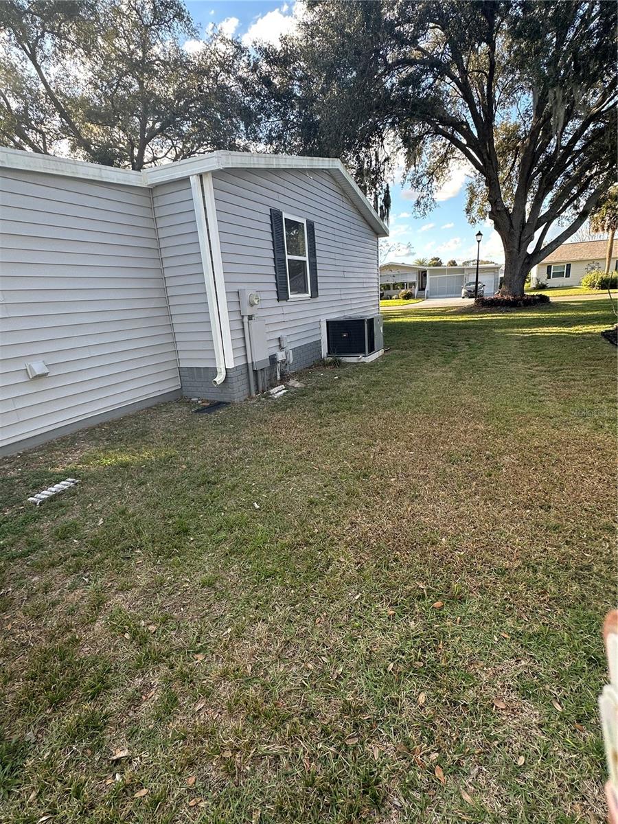 LADY LAKE ORANGE BLOSSOM GARDENS UNIT 11 - Residential