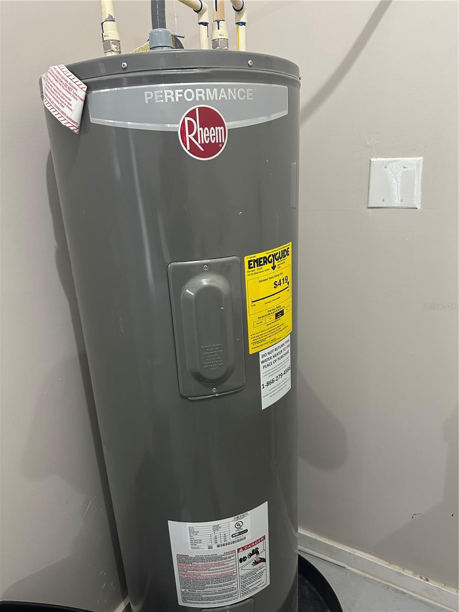 LADY LAKE ORANGE BLOSSOM GARDENS UNIT 11 - Residential