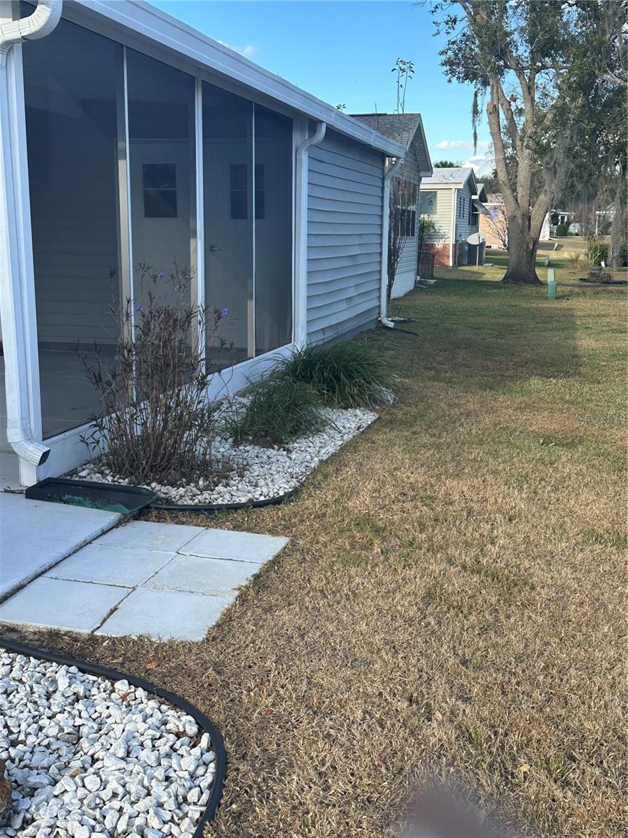 LADY LAKE ORANGE BLOSSOM GARDENS UNIT 11 - Residential