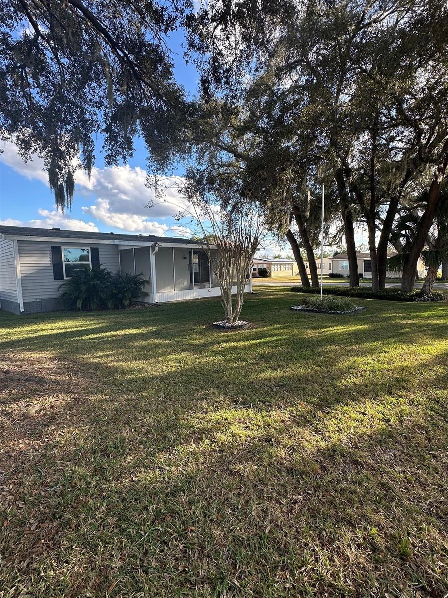 LADY LAKE ORANGE BLOSSOM GARDENS UNIT 11 - Residential