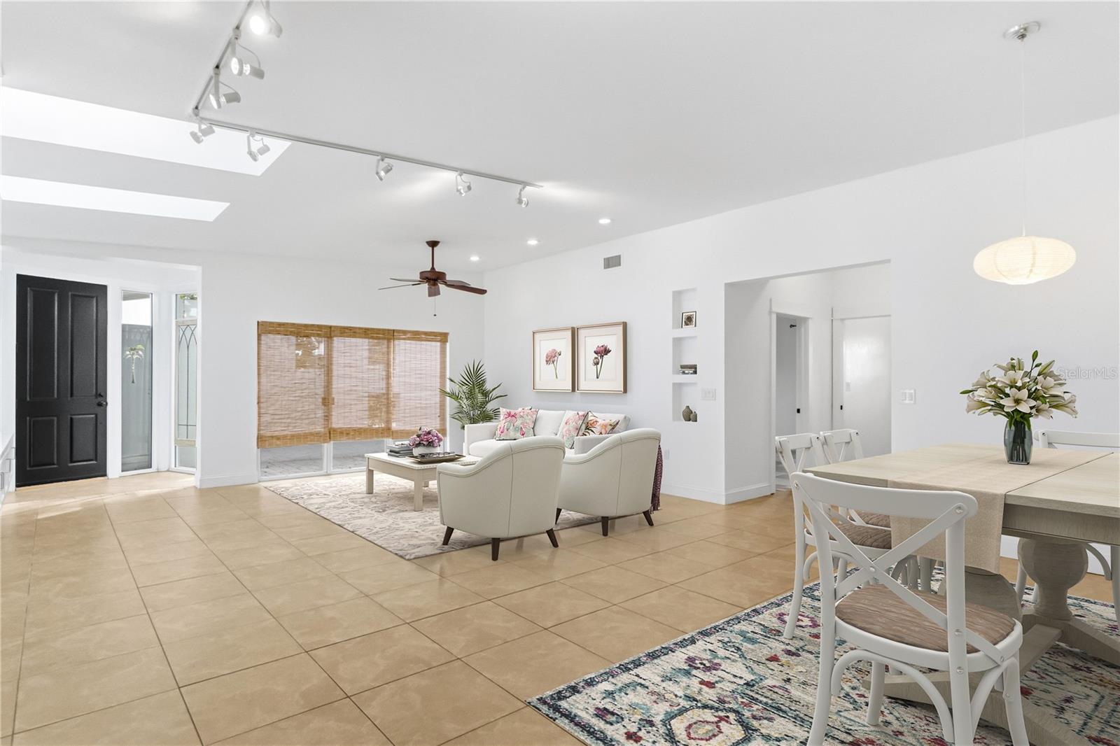 SOUTH GATE - Residential