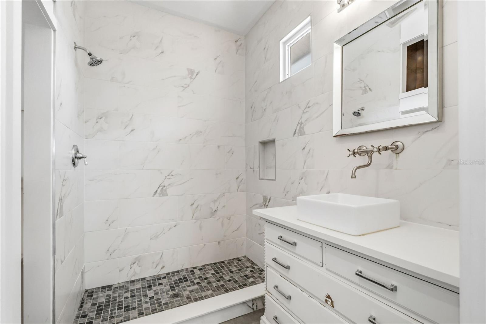 SOUTH GATE - Residential