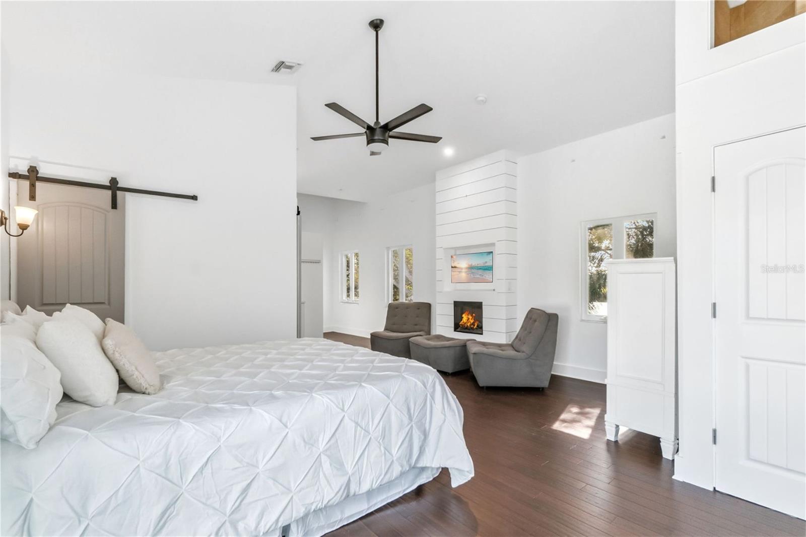 SOUTH GATE - Residential