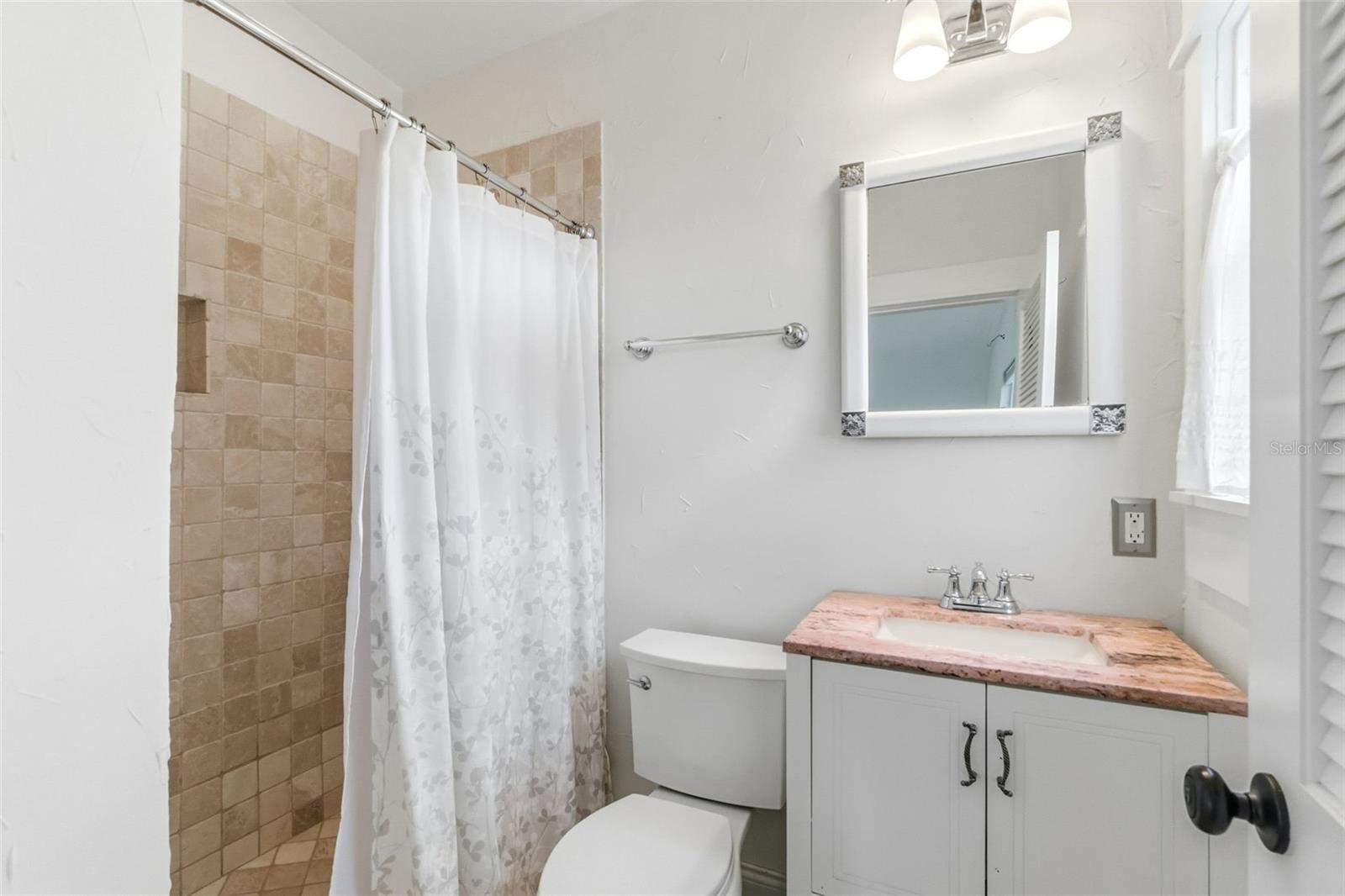 SOUTH GATE - Residential