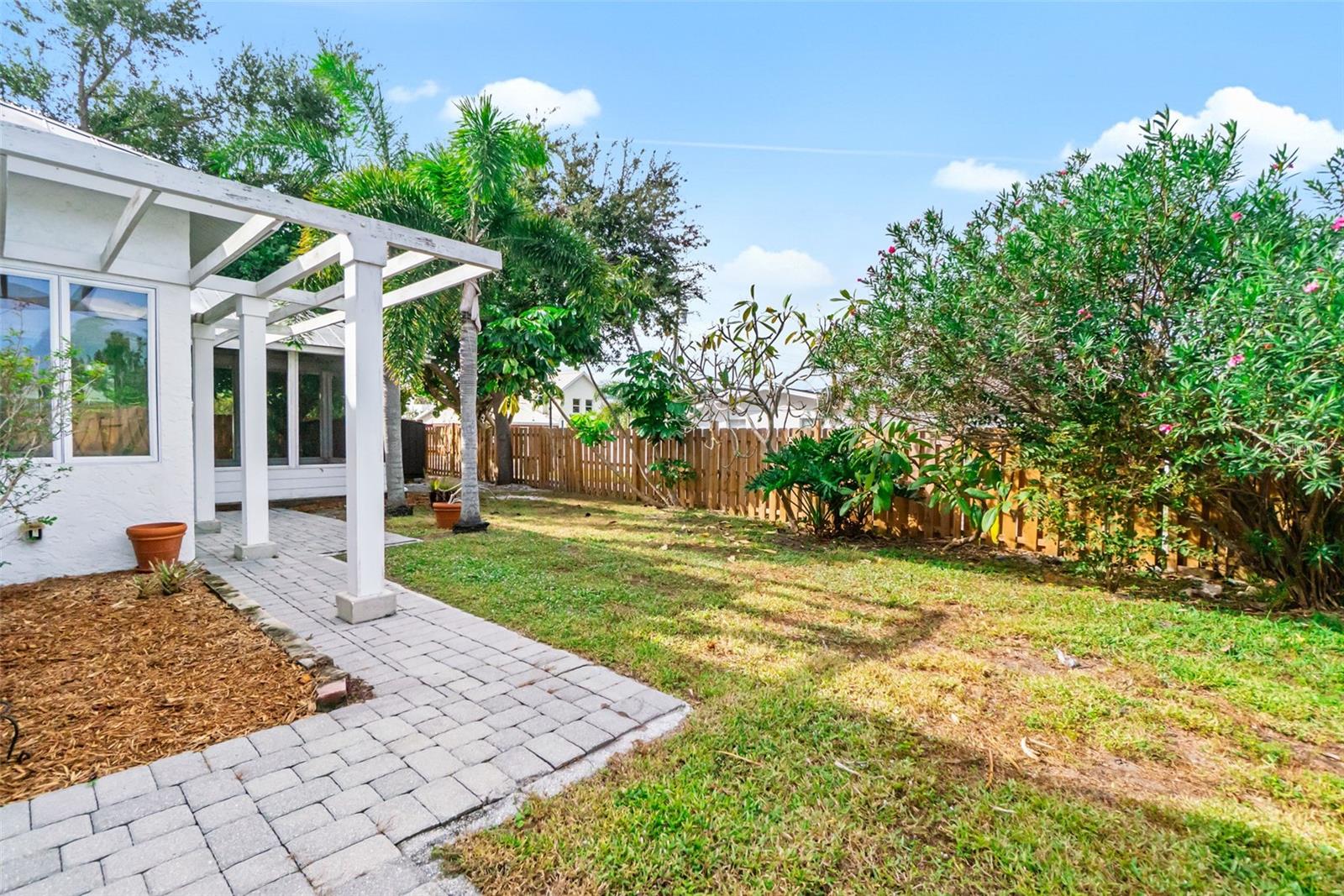 SOUTH GATE - Residential