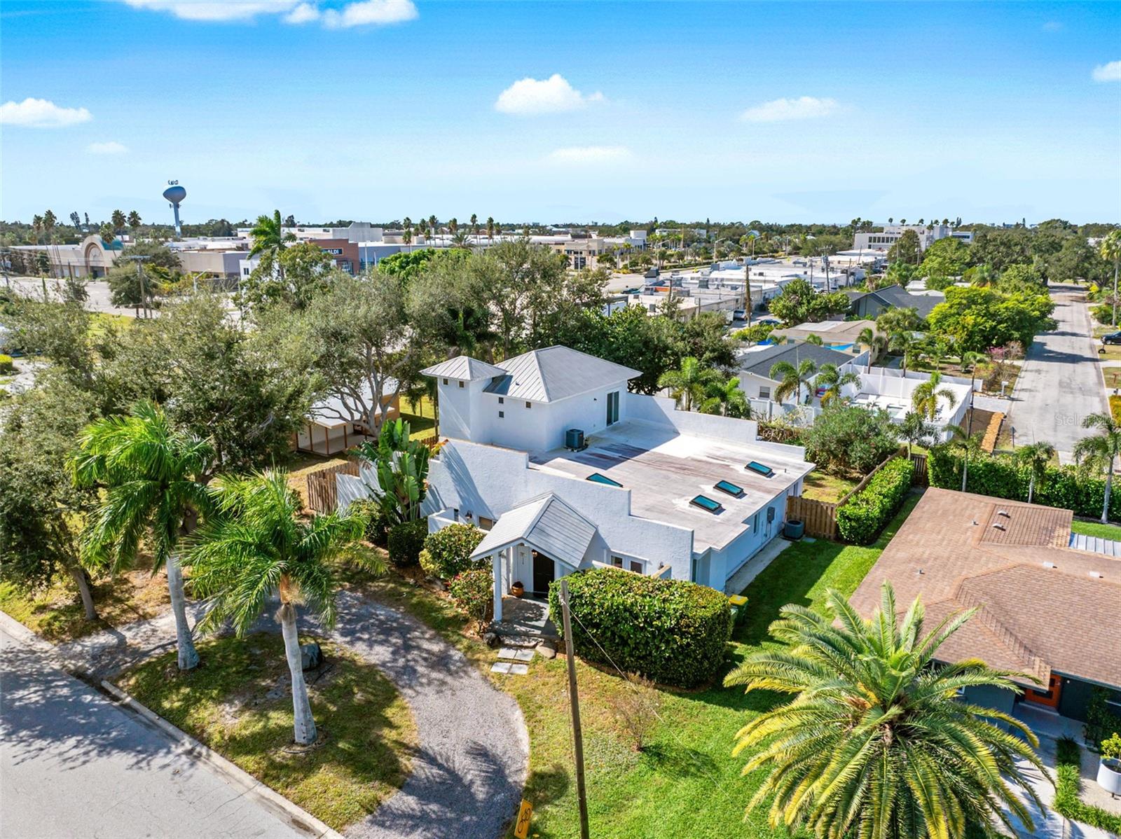 SOUTH GATE - Residential