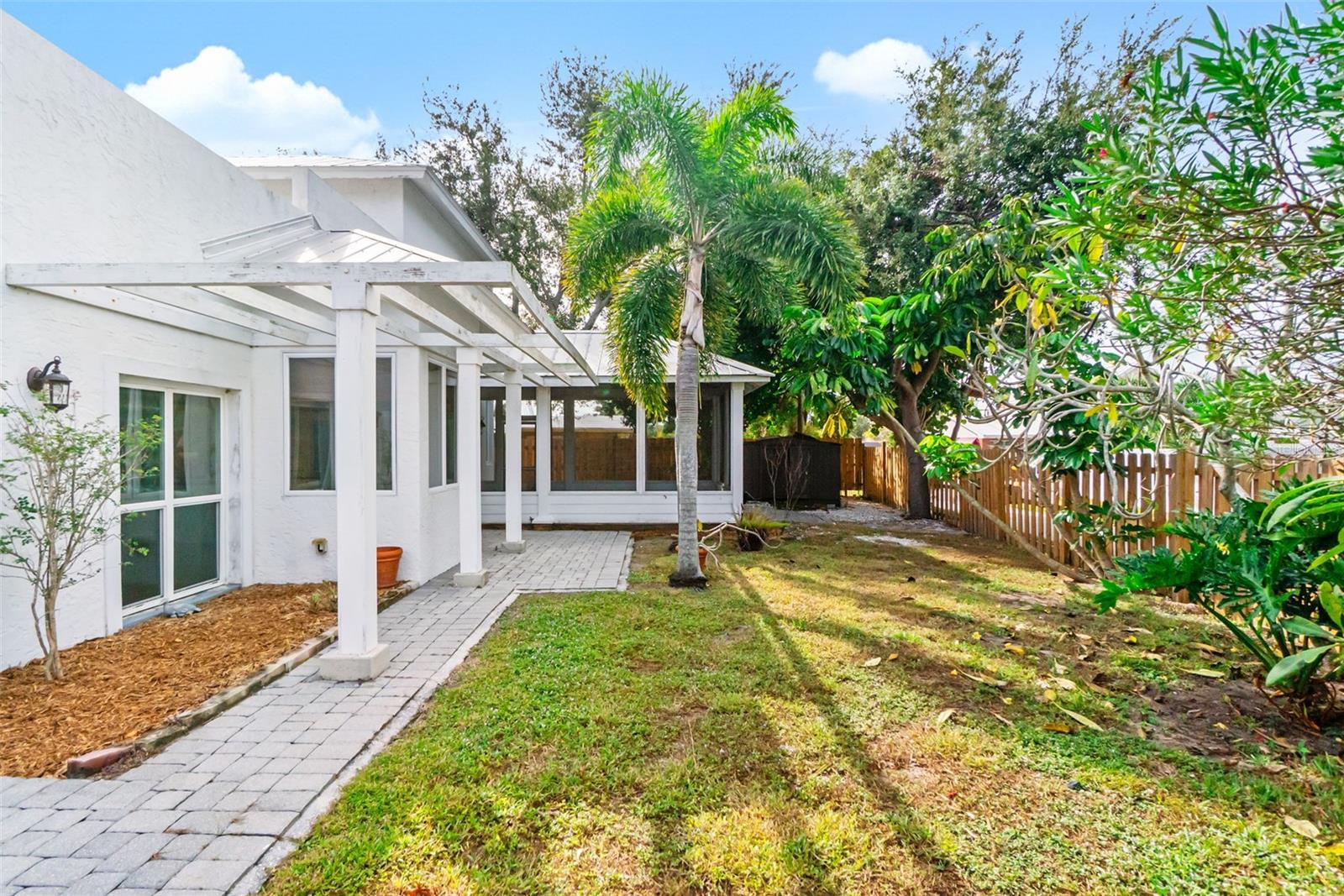 SOUTH GATE - Residential