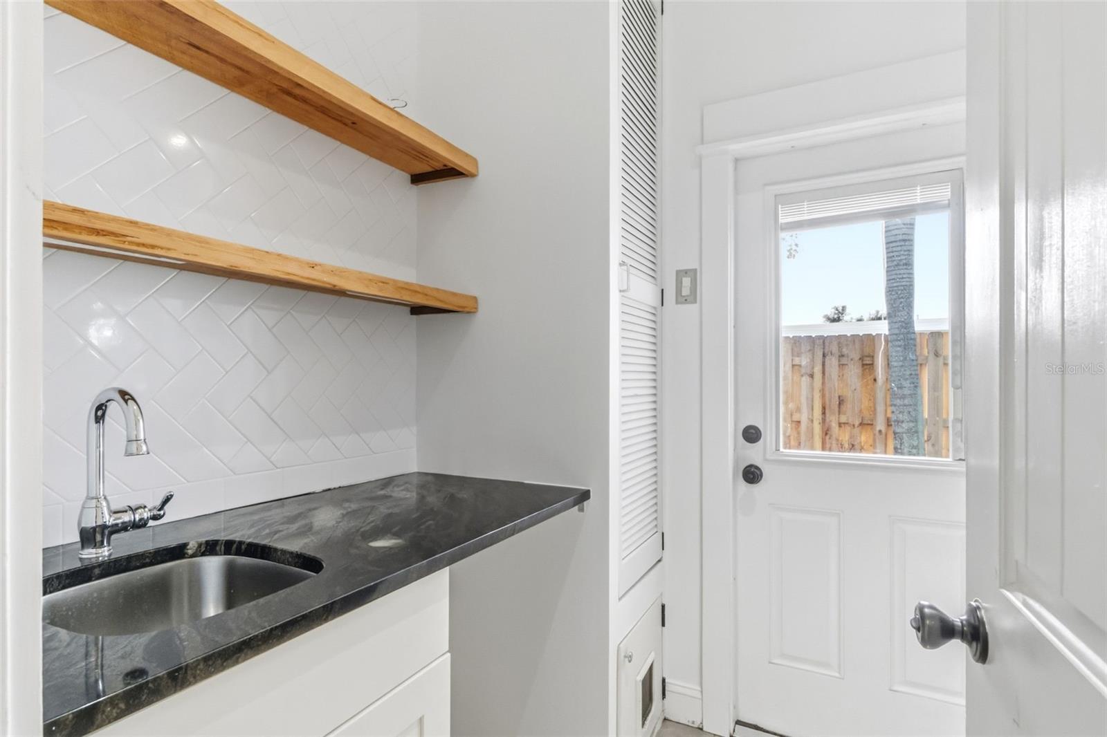 SOUTH GATE - Residential