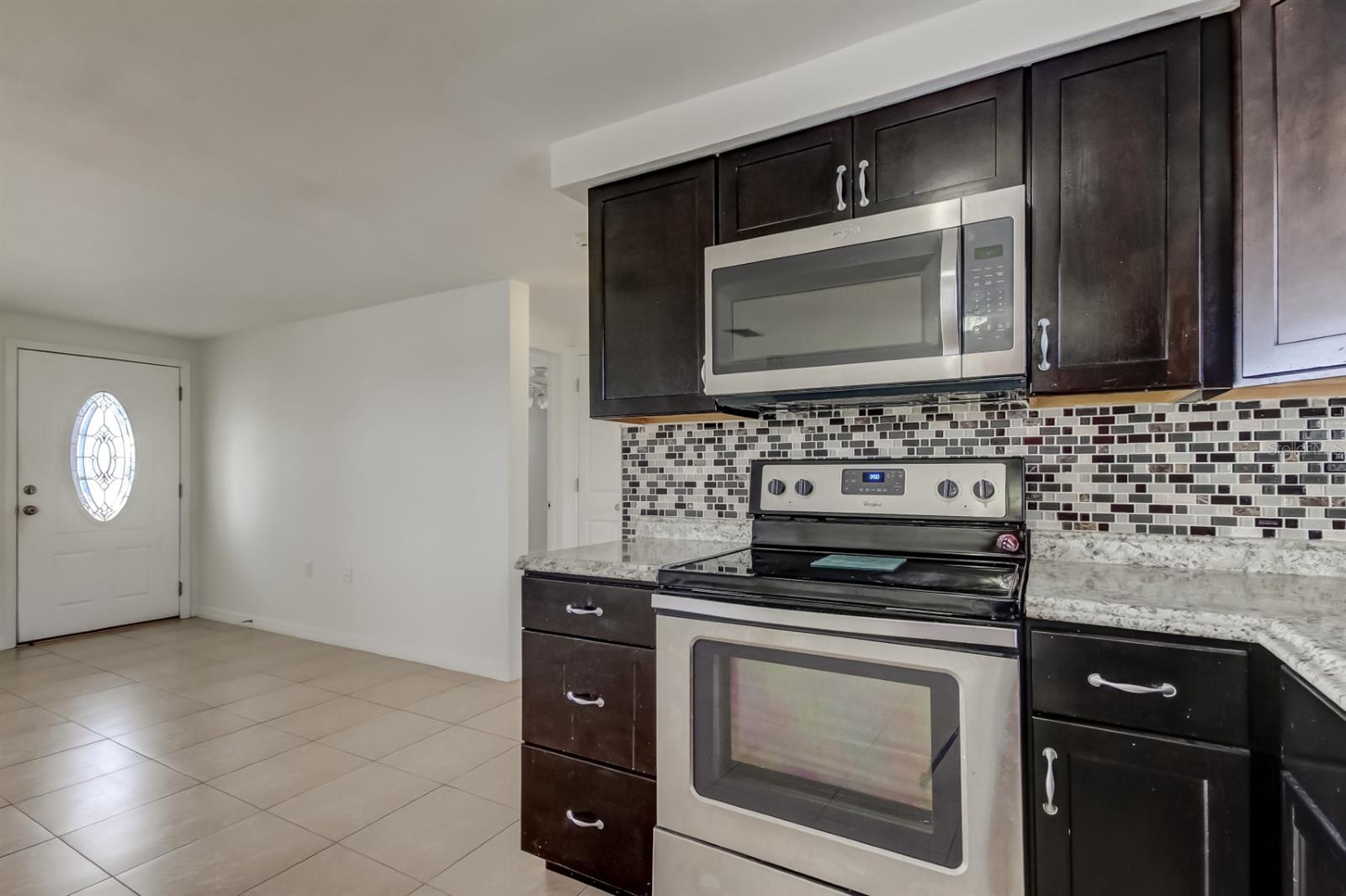 COLONIAL MANOR - Residential